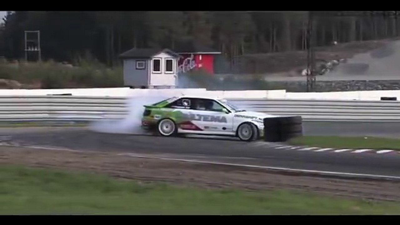 Audi 80 Quattro massive drift