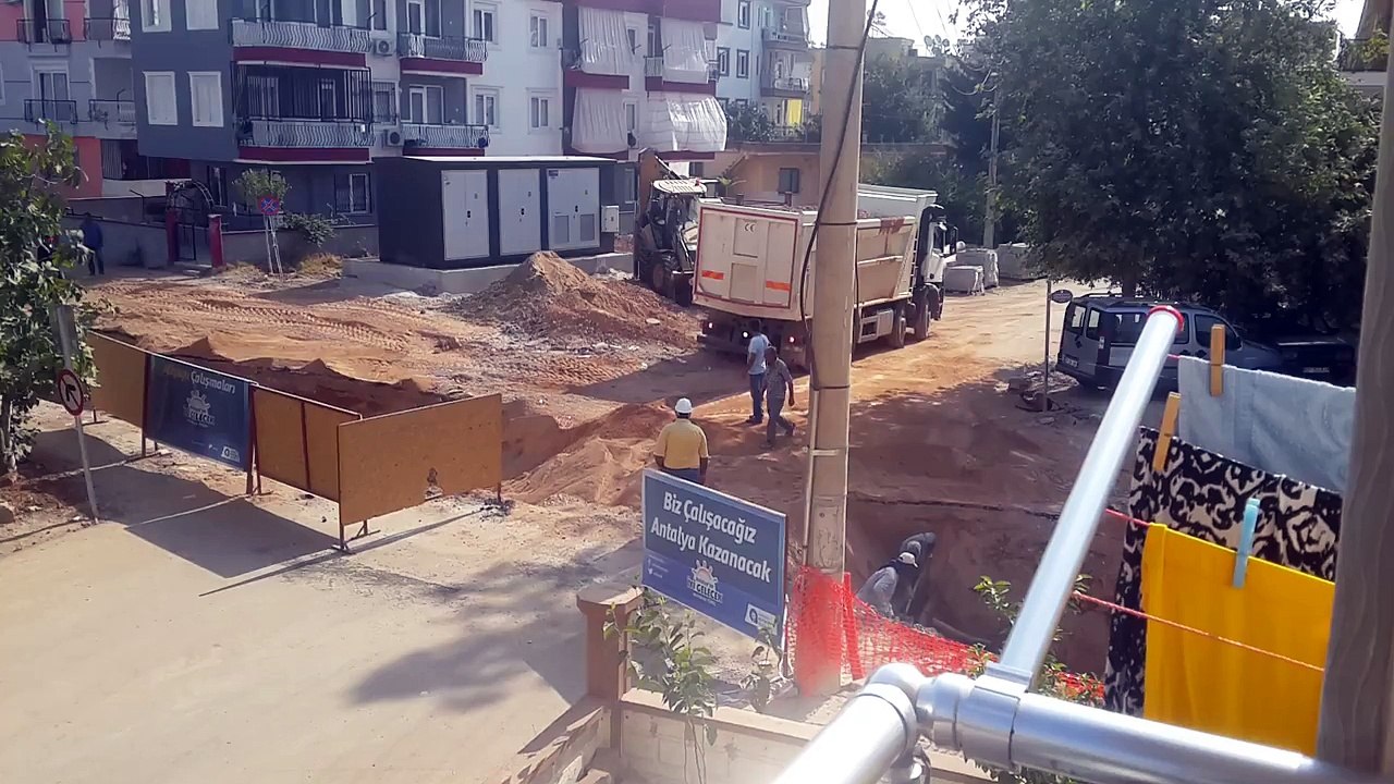 heavy equipment accidents caught on tape, heavy equipment disasters