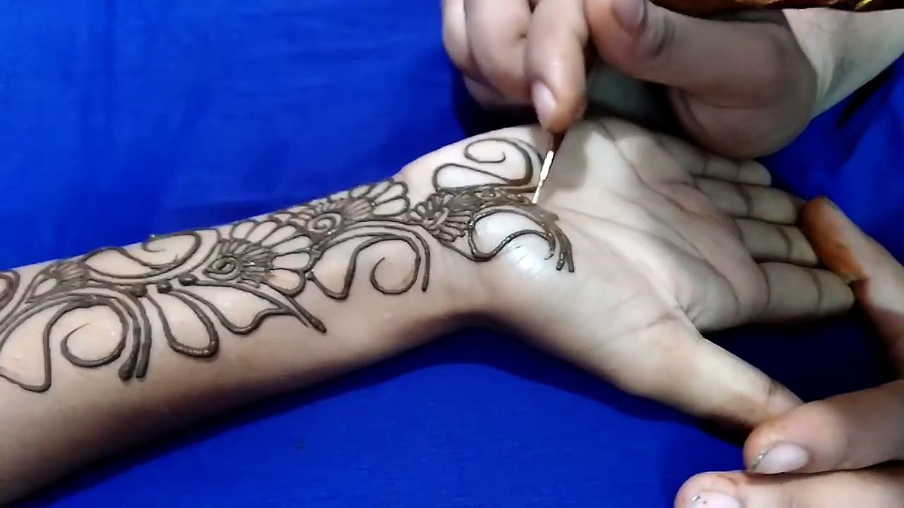 New Easy and Simple Arabic Henna design for hands ★ Step By Step Tutorial