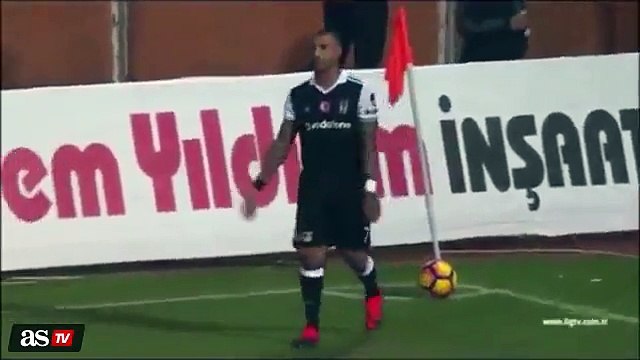 Quaresma recebe uma chuva de pedras e reage assim