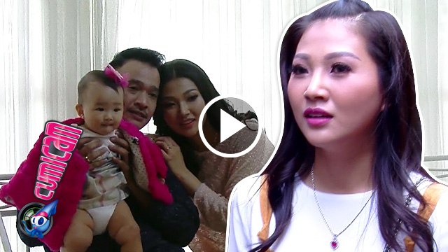 Astaga! Sarwendah dan Thalia Onsu Jatuh dari Mobil - Cumicam 21 November 2016