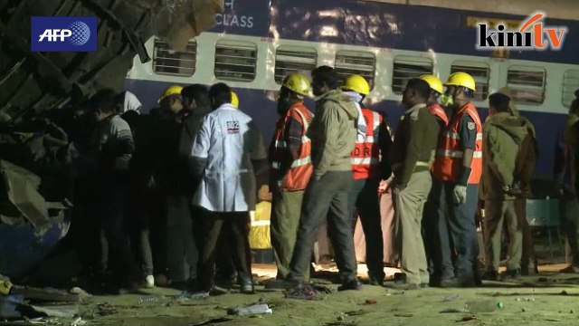 120 mati akibat kereta api tergelincir di India