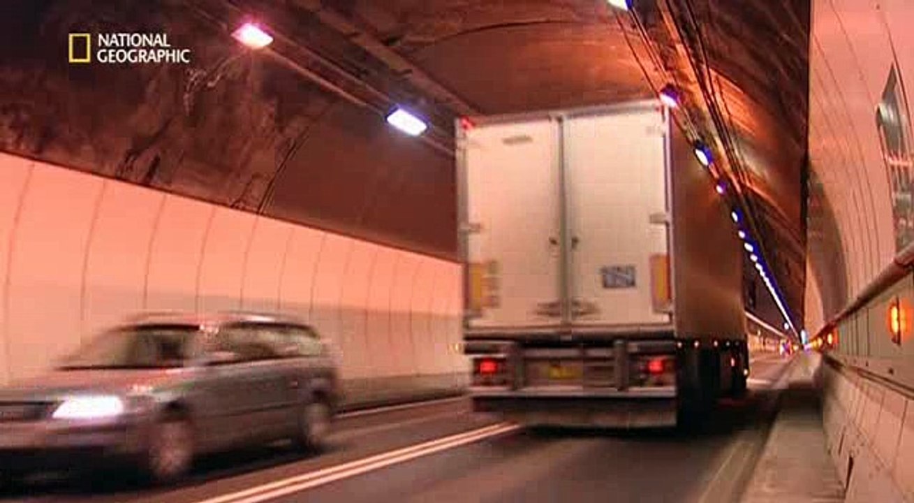 Sekunden vor dem Unglück  S1E02 - Tod in Mount-Blanc Tunnel