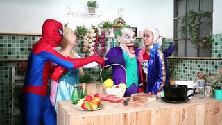 Spiderman Frozen Elsa Prank Halloween Harley Quinn Vampire Superman Batman Superhero in real life