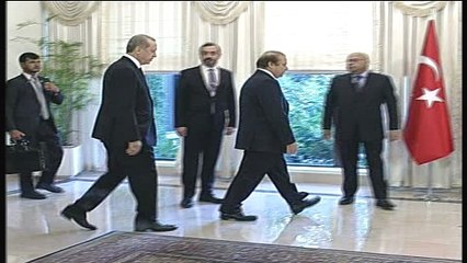 Prime Minister of Pakistan handshake with Turkish President
