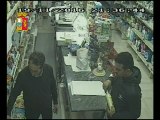 Rapina in un minimarket ad Andria: gli spacca una bottiglia in testa