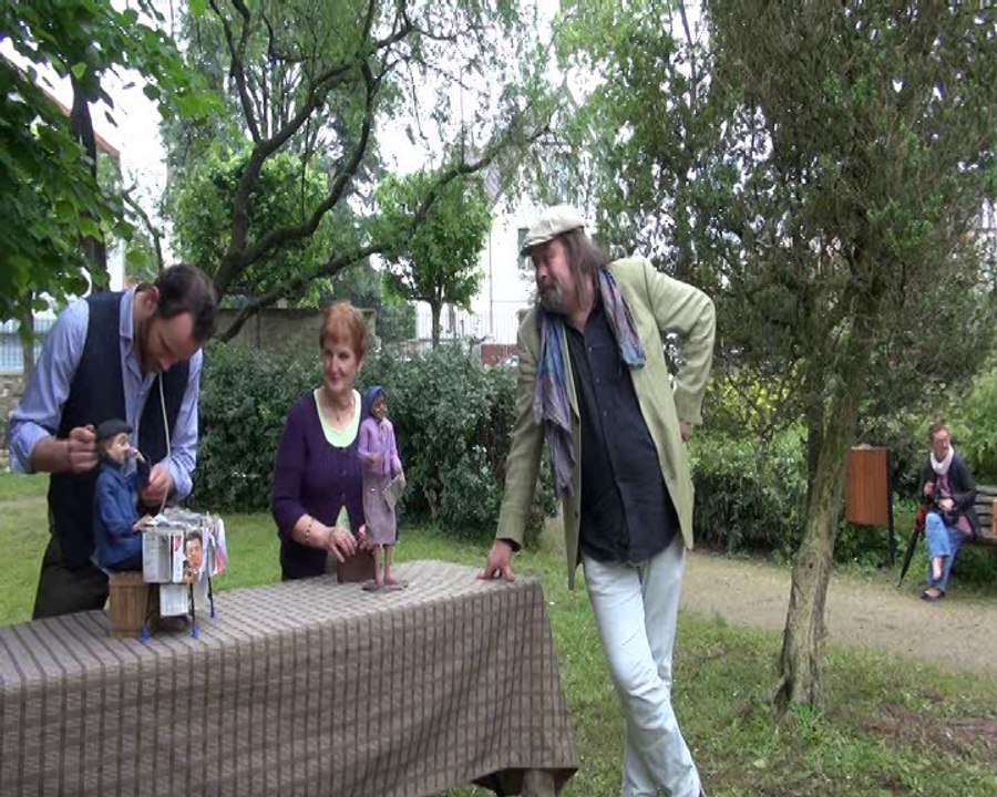 Arts de la Rue - Cie Les Grandes Personnes  –  Ancêtres