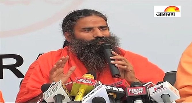 रामदेव बोले- नोटबंदी का विरोध करना देशद्रोह