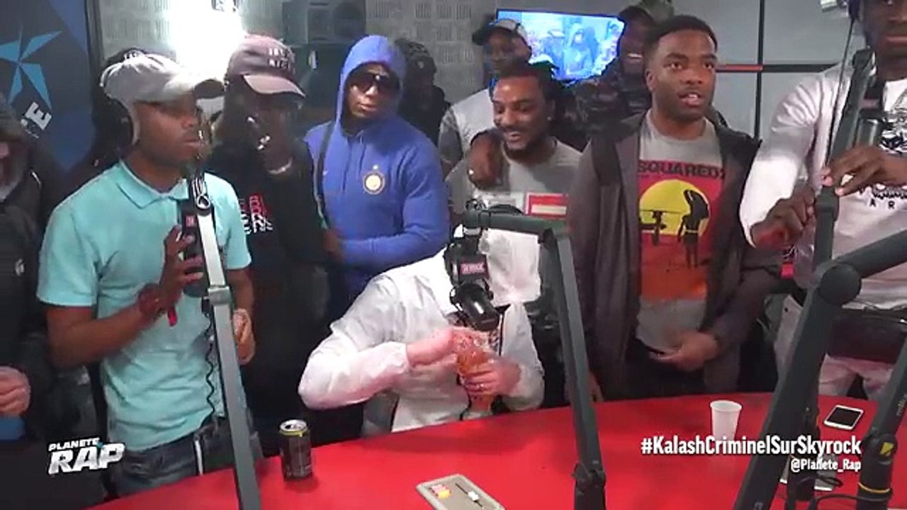 Kalash Criminel, KofKof, Dyako, Bizcuit, Solo le Myhe et Docks en freestyle dans Planète Rap