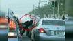Motorcyclists Robbing People at Lahore Traffic Signal