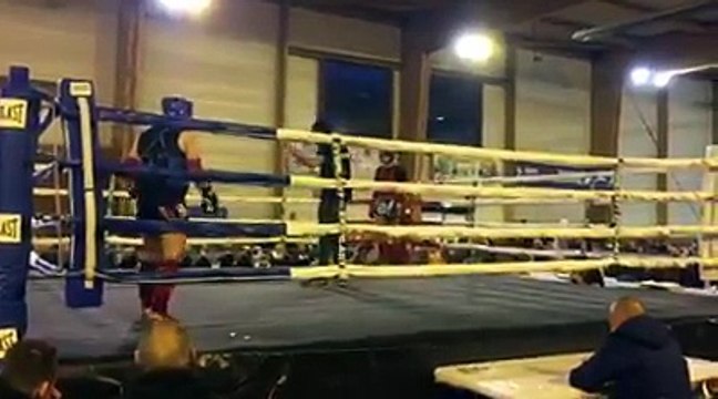 Quentin Leclercq (Muay thai vendinois) Vs Cesar Wroblewski (team beanshimed halluin) championnat régional ffkmda waziers nov 2016
