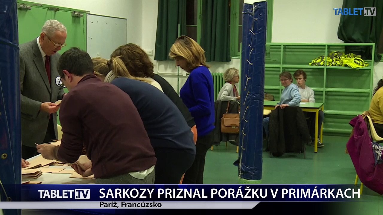 V primárkach zatiaľ vedie Fillon, exprezident Sarkozy priznal porážku