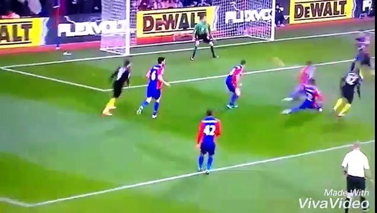 Yaya Touré face à Crystal Palace