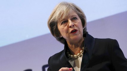 Theresa May quer que Reino Unido seja "líder mundial do comércio livre"