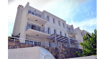 Gündoğanda Deniz Manzaralı Satılık Villa