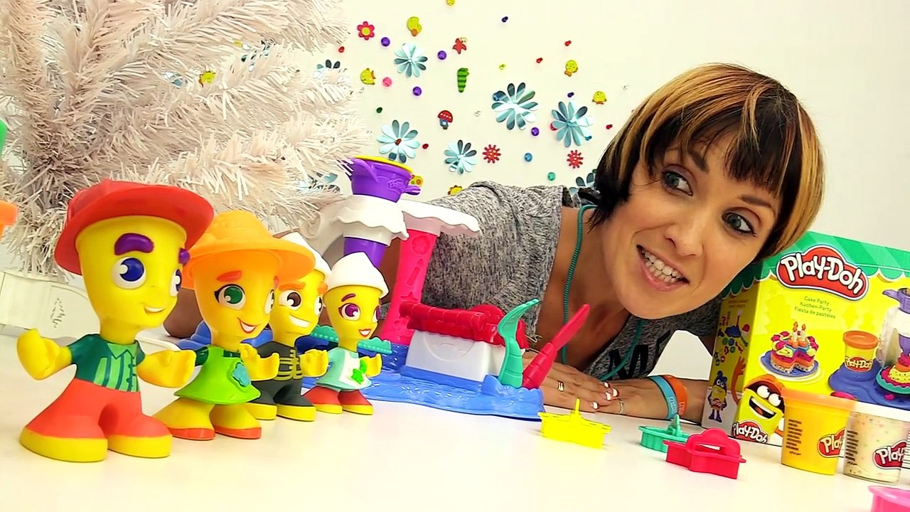 Готовим торт на Новый Год 2017. Видео для детей Поехали Посмотрим. Маша Капуки Кануки - кондитер