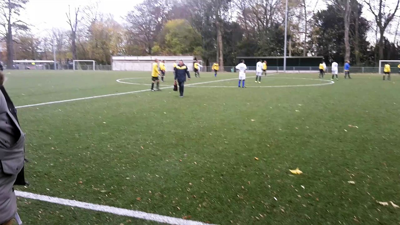 Président et soigneur aux petits soins pour ses joueurs