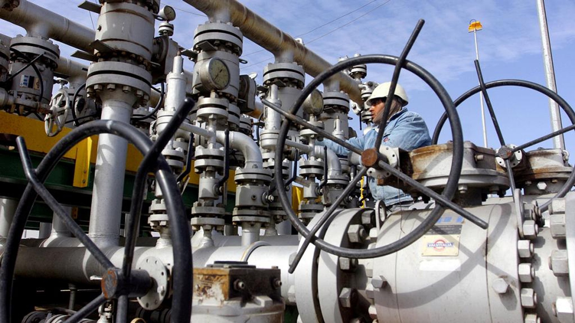 ⁣Нафта здорожчала до максимуму за 3 тижні в очікуванні рішення ОПЕК