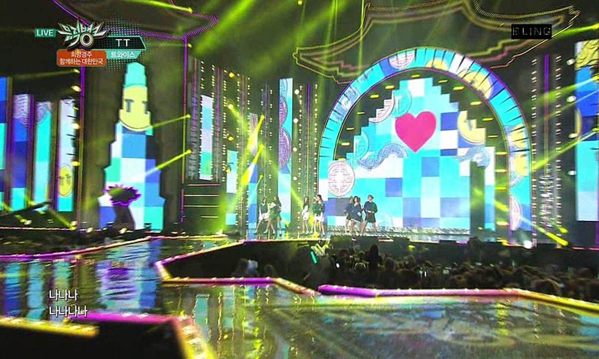 161118