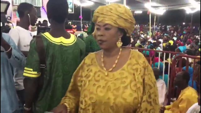 Cheikh Béthio oblige ses femmes et talibés à acheter le livre de Sokhna Bator