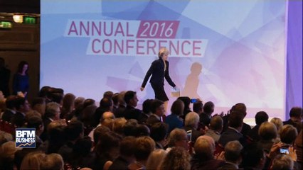 Brexit : Theresa May tente de rassurer les patrons