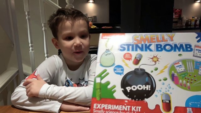 Вонючая бомба DIY. Туалетная вода из унитаза. Протухшее яйцо. Делаем бомбочки и взрываем на улице