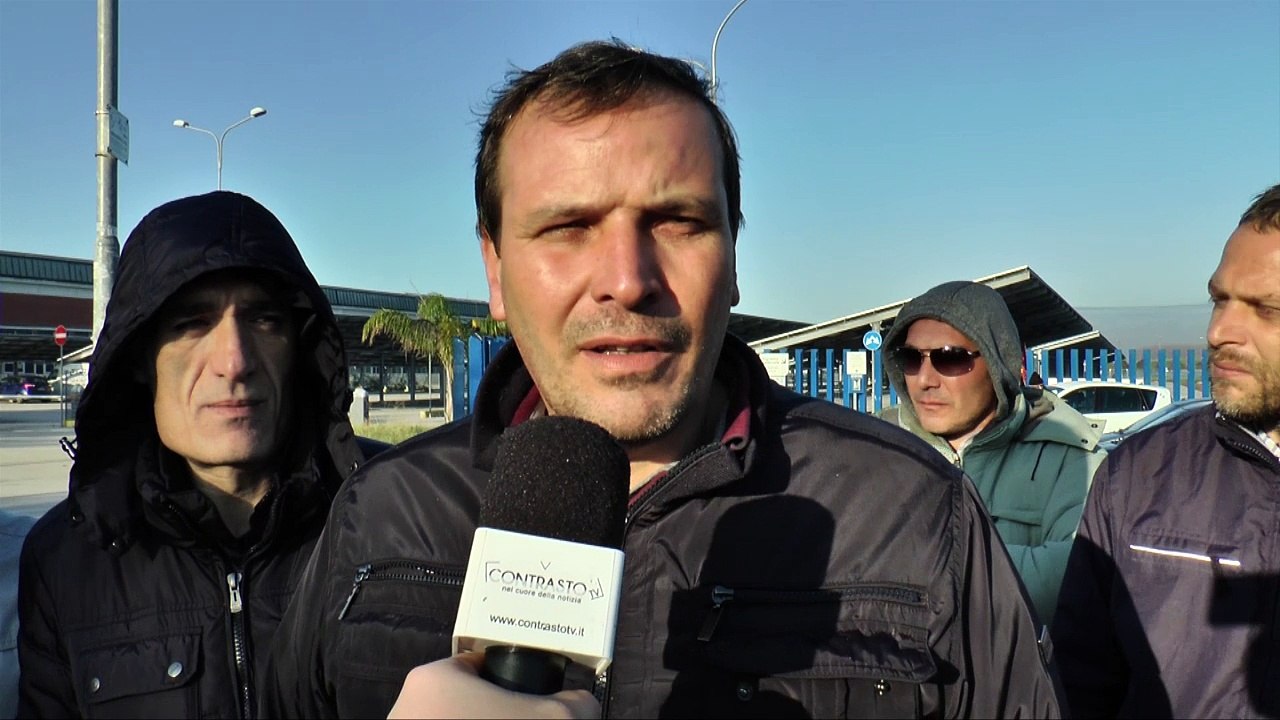 Carinaro (CE) - Whirlpool- Indesit, sciopero dei lavoratori (21.11.16)