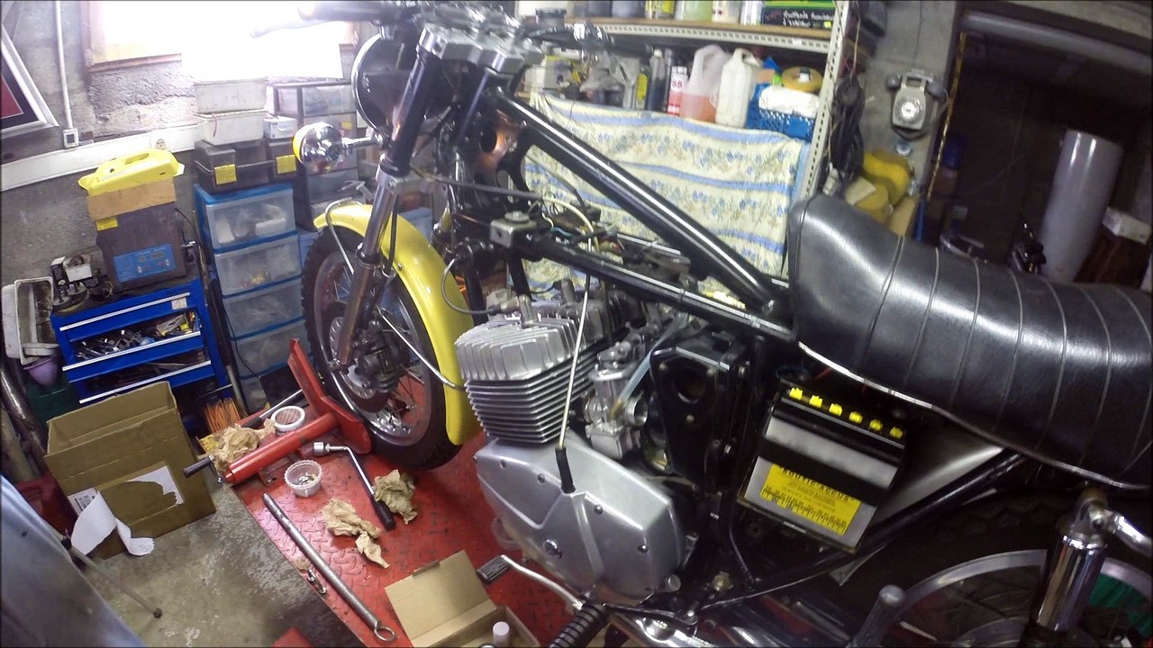 Pose des manchons de la rampe de carbu d'une 350 Motoconfort