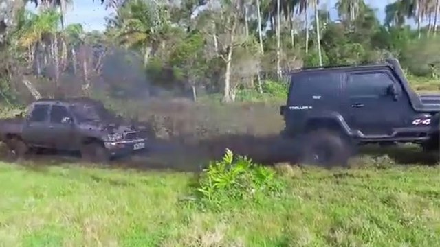 Comment aider un ami à désembourber son véhicule