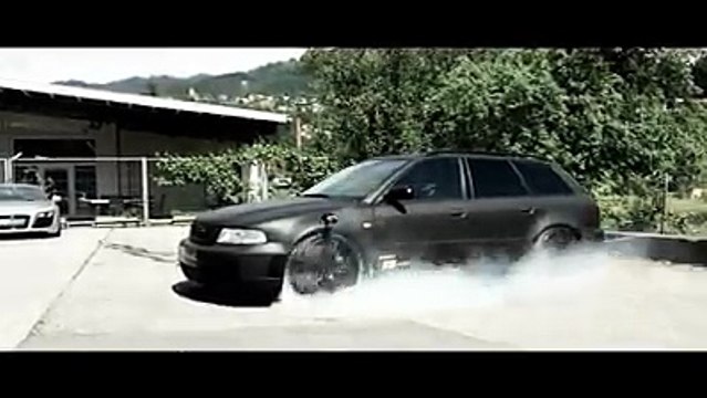 Audi RS4 720PS 830Nm AWD Burnout