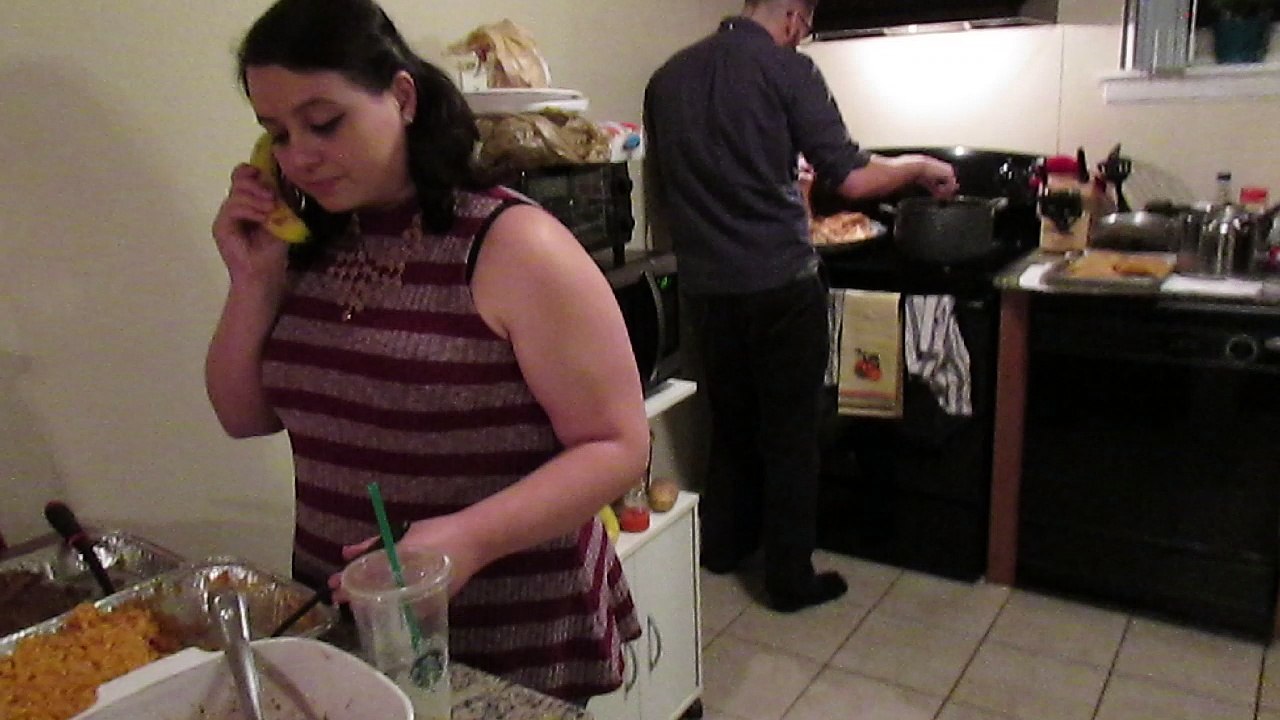 Mannequin Challenge(1) Friendsgiving