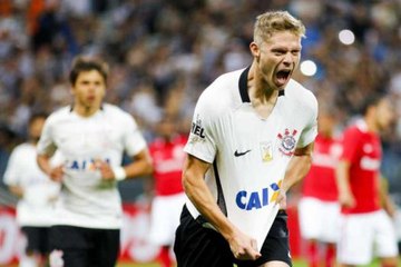 Download Video: Mais uma para o DVD! Corinthians vence, afunda ainda mais o Inter e se aproxima do G6