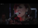 Burcu Tatlıses - Beni Öldürür // Groovypedia Studio Sessions