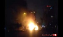 Bakırköy'de 3 araç alev alev yandı