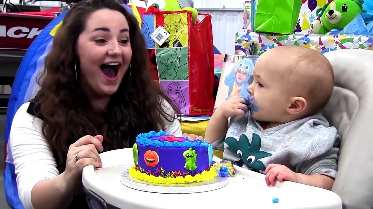 PEOPLES ARE IDIOTS _ Best Funny People Doing Stupid Things 2016