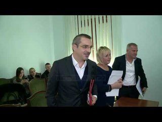 Incident në Parlament - Top Channel Albania - News - Lajme