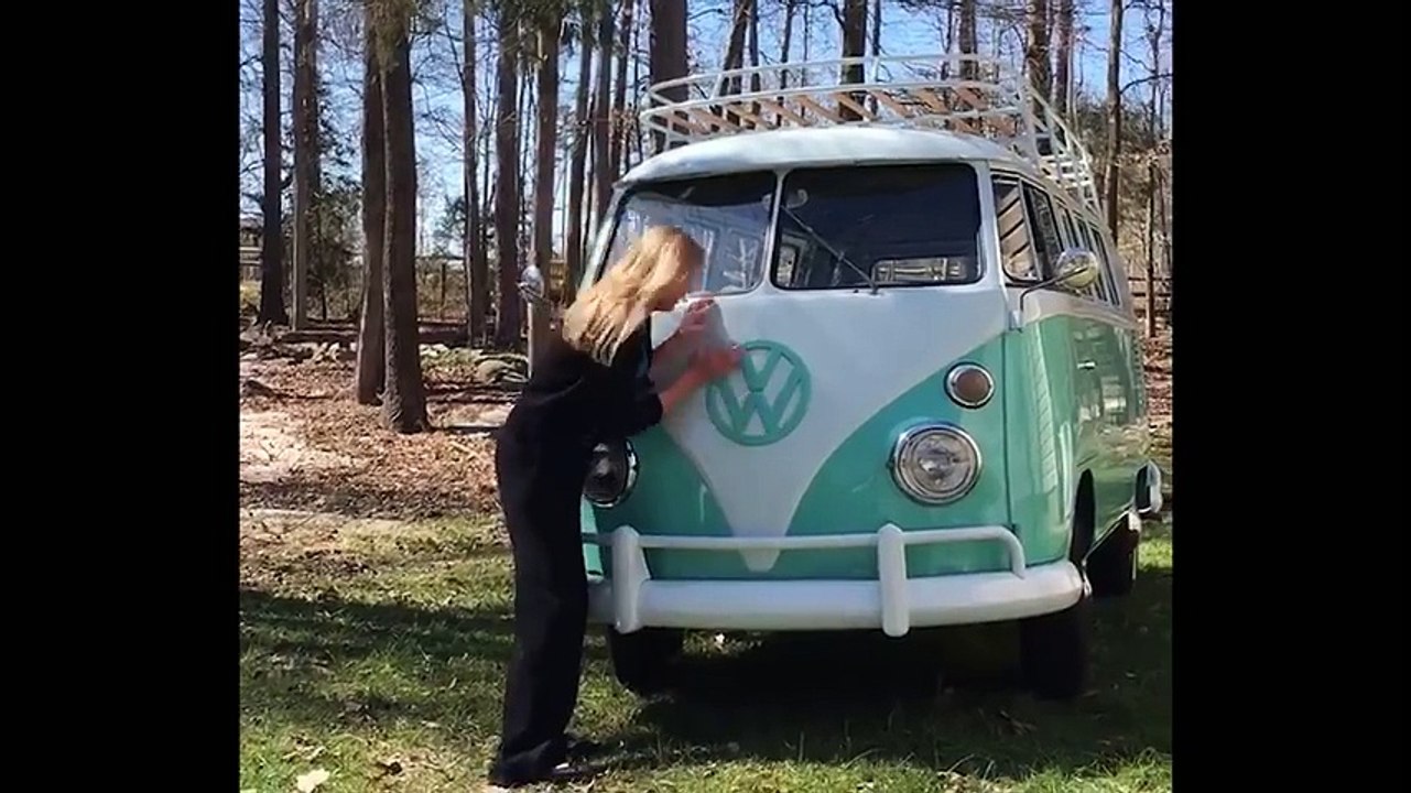 Jake Owen - American Country Love Song (Vevo Show & Tell)