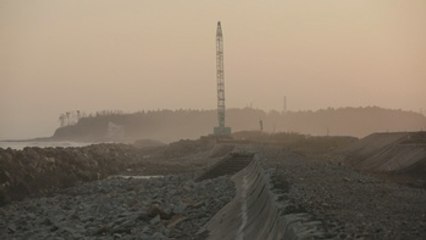 Japón respira aliviado tras un nuevo fuerte seísmo y un tsunami en Fukushima