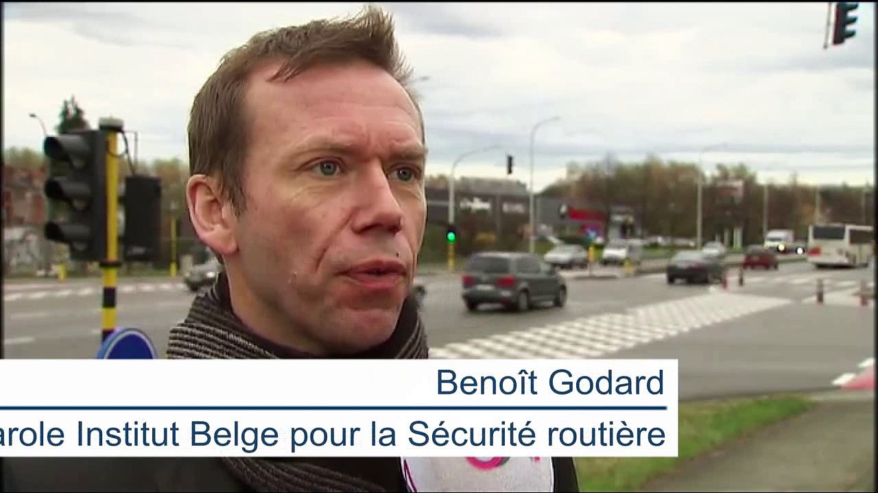 Même avec un kit mains libres, téléphoner au volant reste dangereux