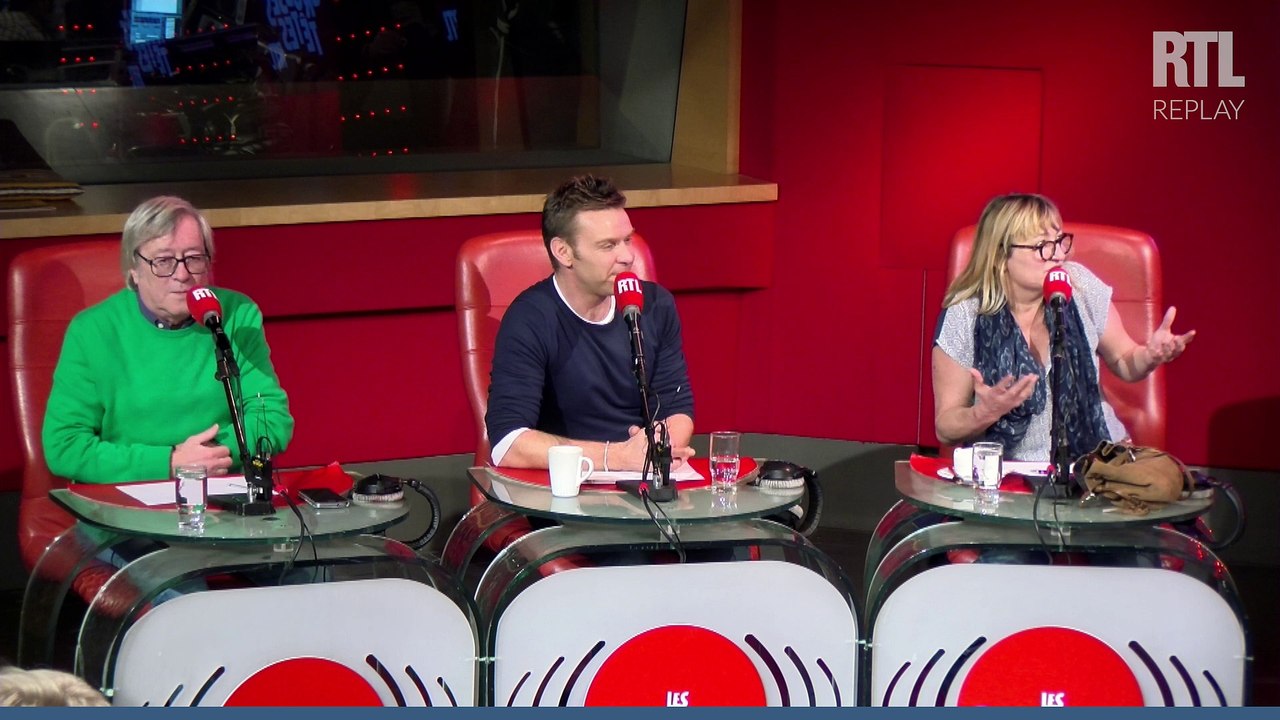 Comment les personnes réagissent lors de turbulences dans l'avion ?