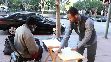 O mașină oprește în fața acestui om al străzii. Nici nu îți trece prin cap ce urmează să i se întâmple acestui om...