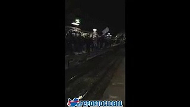 O cântico dos adeptos do FC Porto a caminho do jogo 00:00 00:25