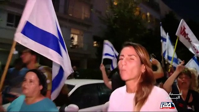 مظاهرة اسرائيلية تطالب بالافراج عن جندي متهم بقتل فلسطيني والمحكمة العليا تطالب بهدم منازل يهود يستهدفون فلسطينيين