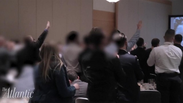 Дональд Трамп відмежувався від американських неонацистів, які вітали його обрання президентом США