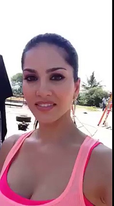 Sunny Leone wishing indian people Awesome!!!!