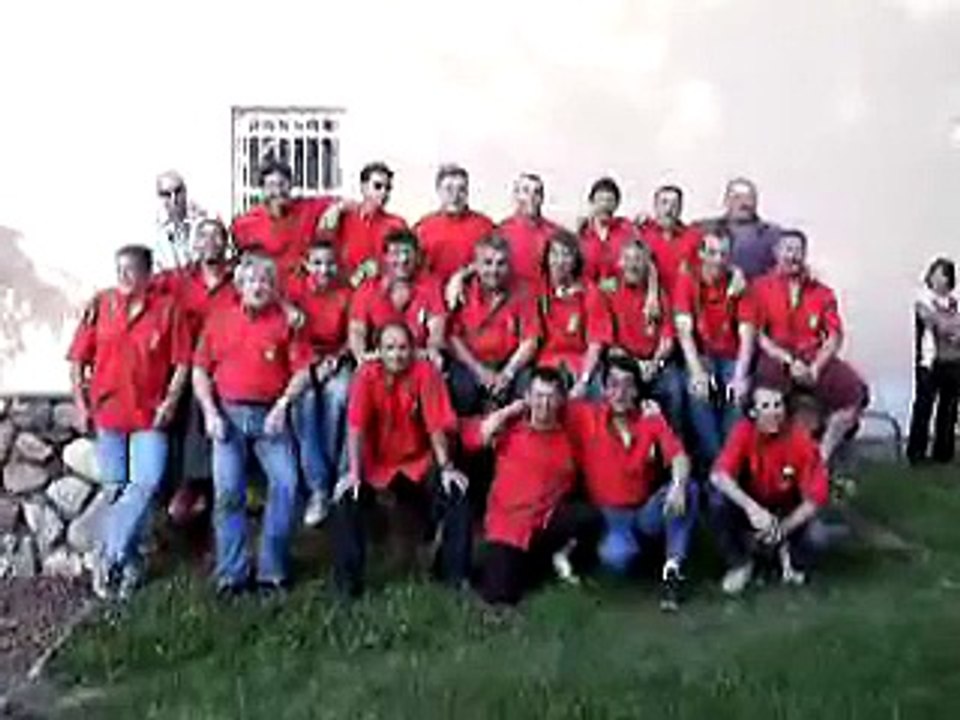 Les Os de vie chantent La Coupo Santo