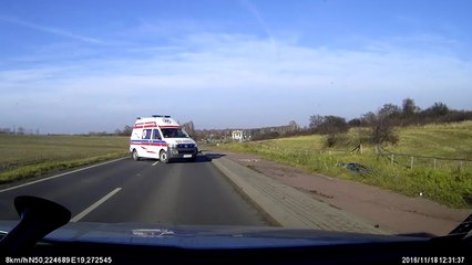 Il double et se met dans le fossé