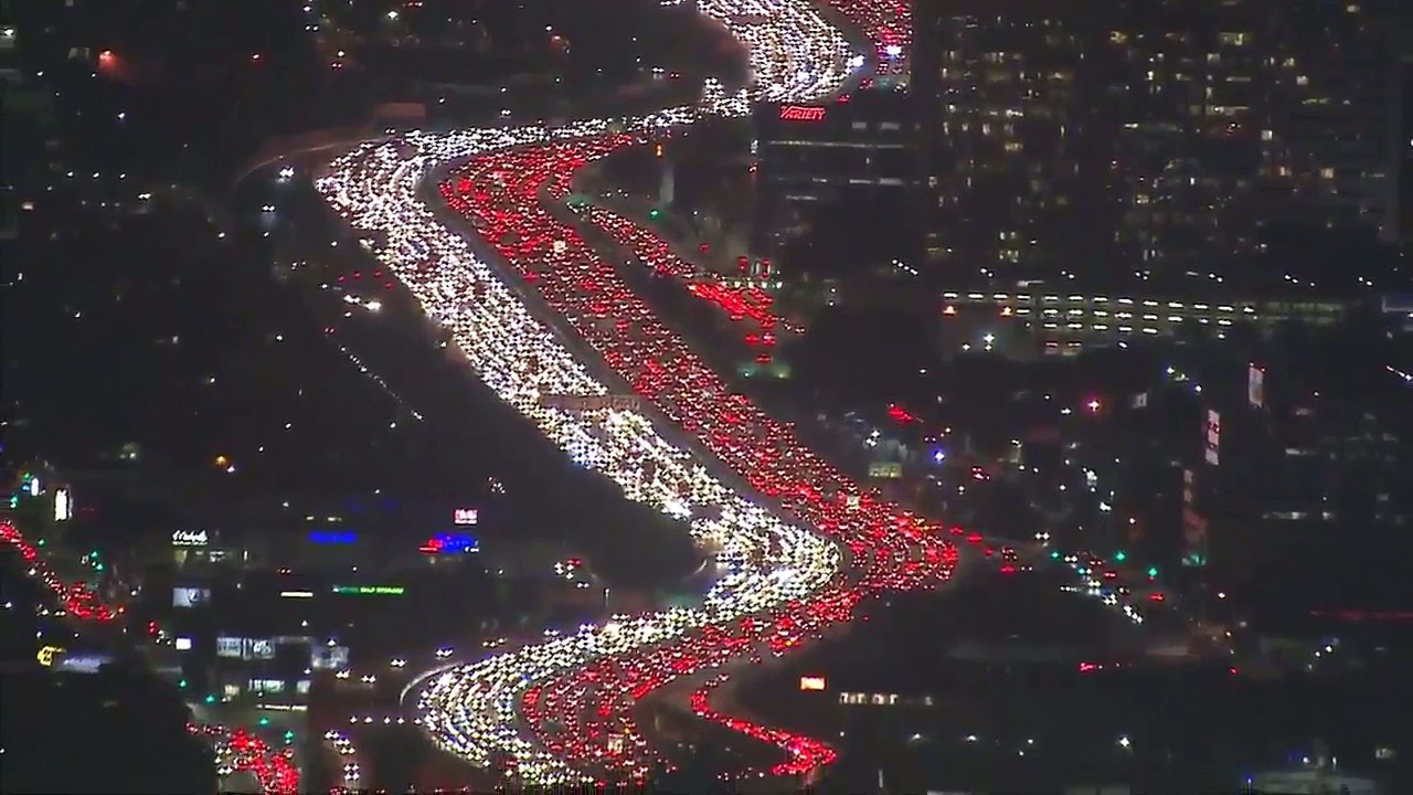Amerika Los Angeles'da araç trafiği