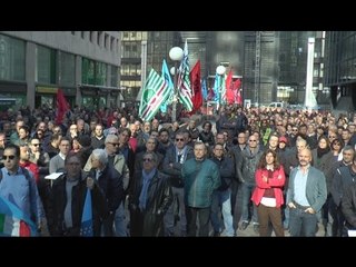 Napoli - Tim, i lavoratori protestano: "Azienda ferma" (22.11.16)