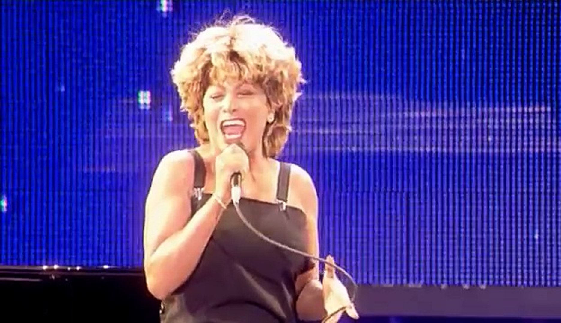 Tina Turner - Help (live - Wembley Stadium - 2000)-kXS0b7EfMV4-HQ - Video  Dailymotion